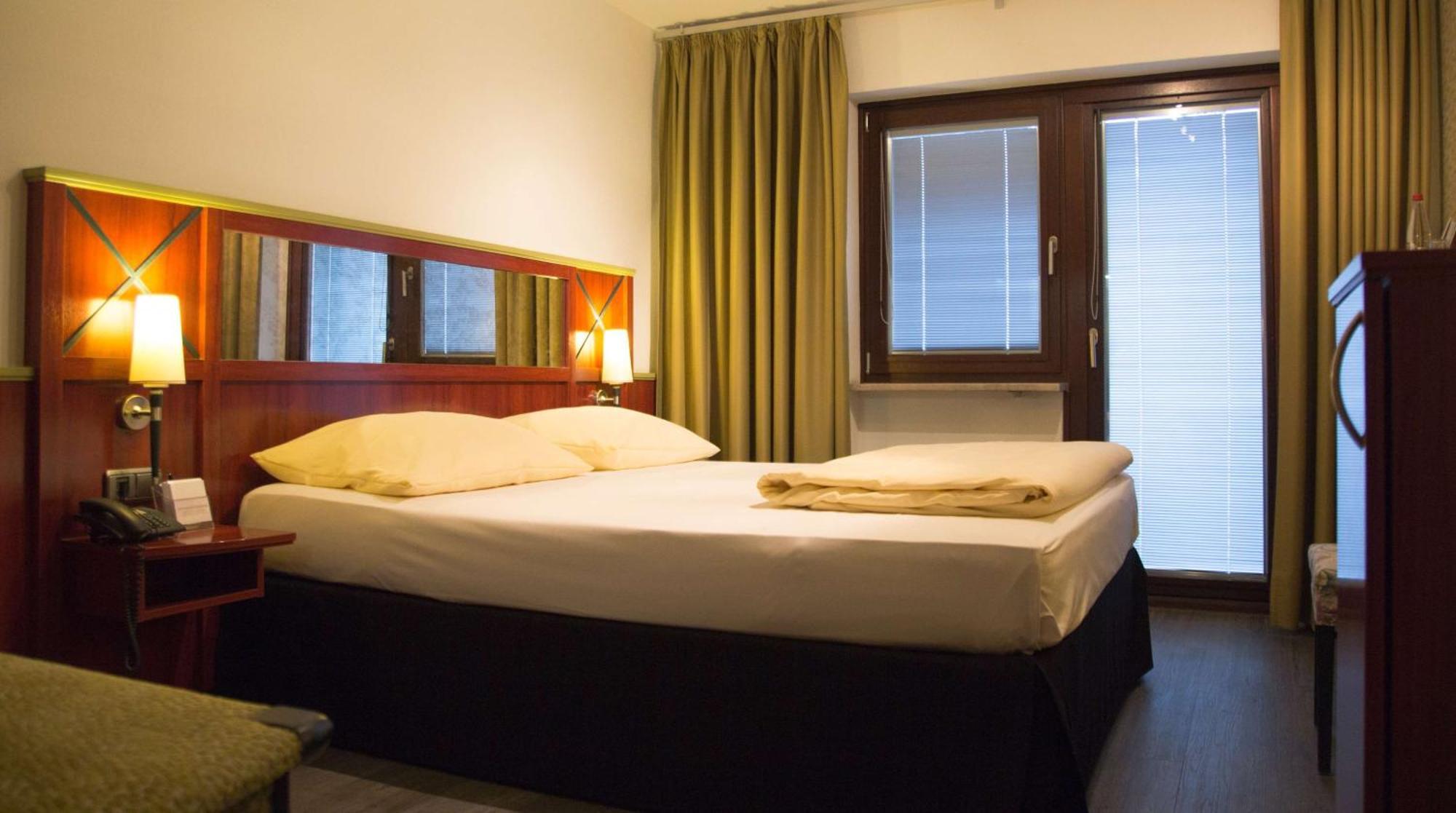 Best Western Hotel Wuerzburg-Sued Esterno foto
