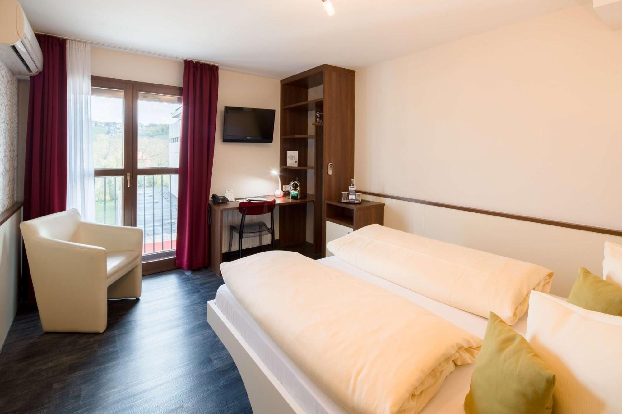 Best Western Hotel Wuerzburg-Sued Esterno foto