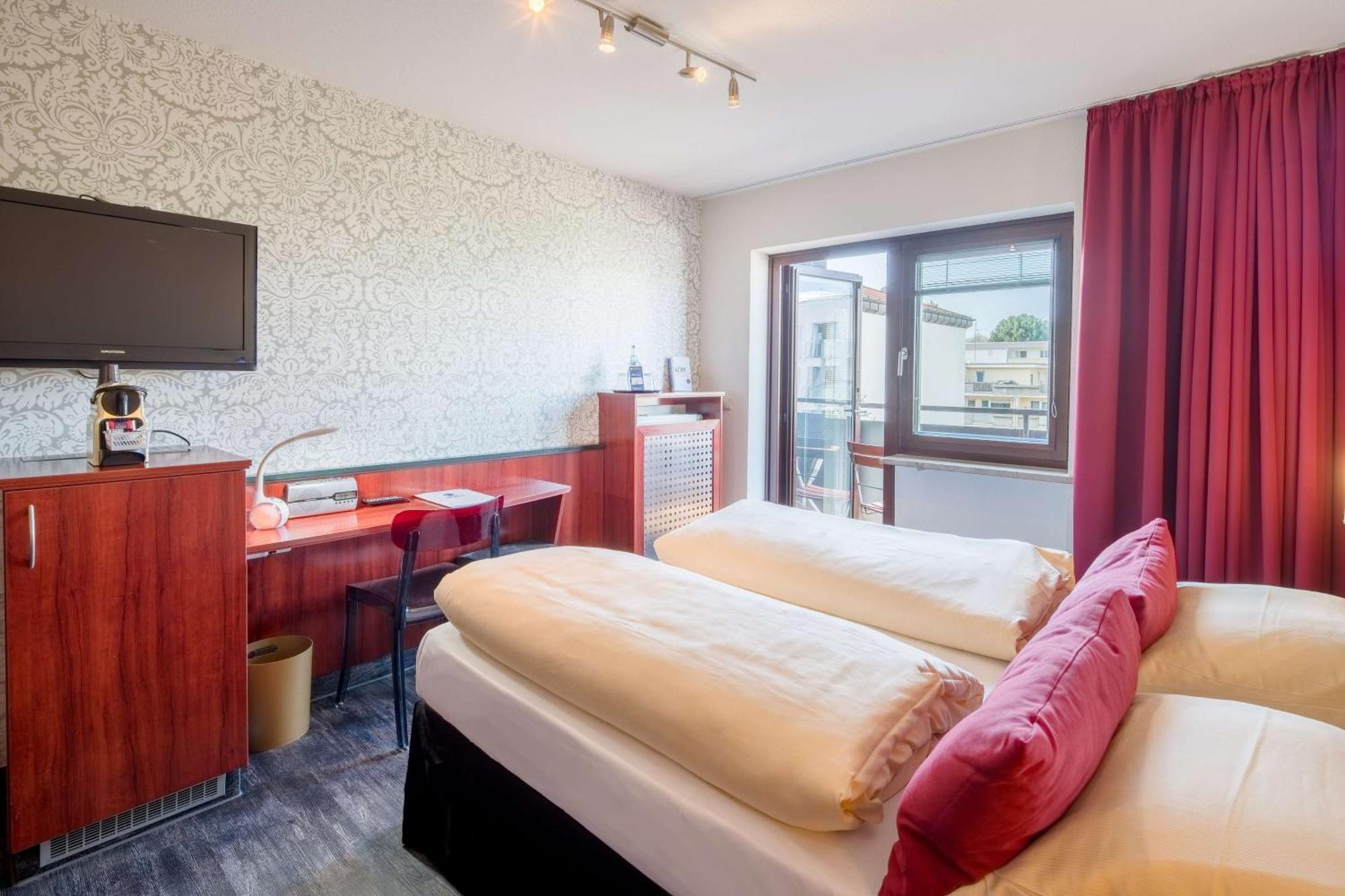 Best Western Hotel Wuerzburg-Sued Esterno foto