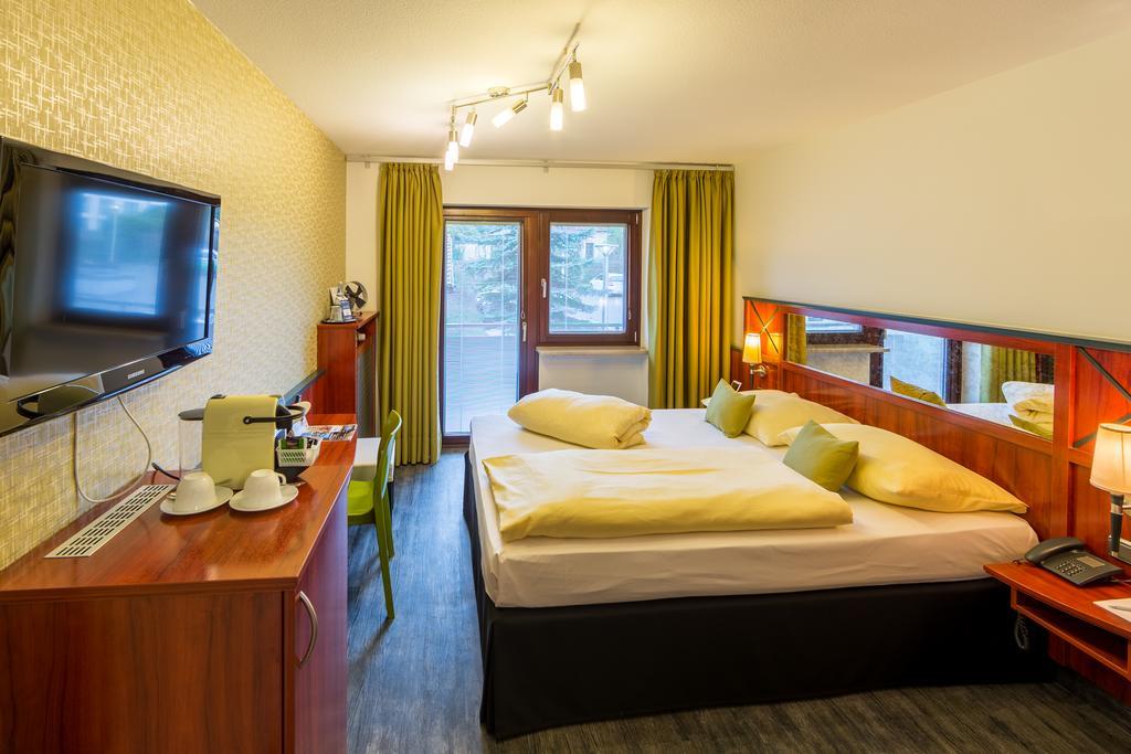 Best Western Hotel Wuerzburg-Sued Esterno foto