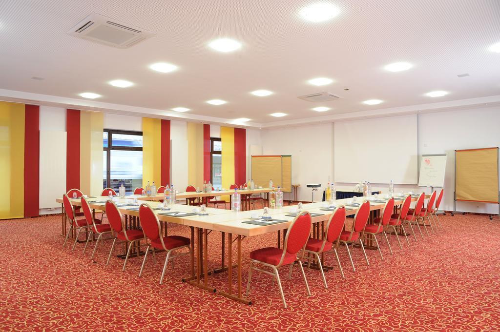 Best Western Hotel Wuerzburg-Sued Esterno foto