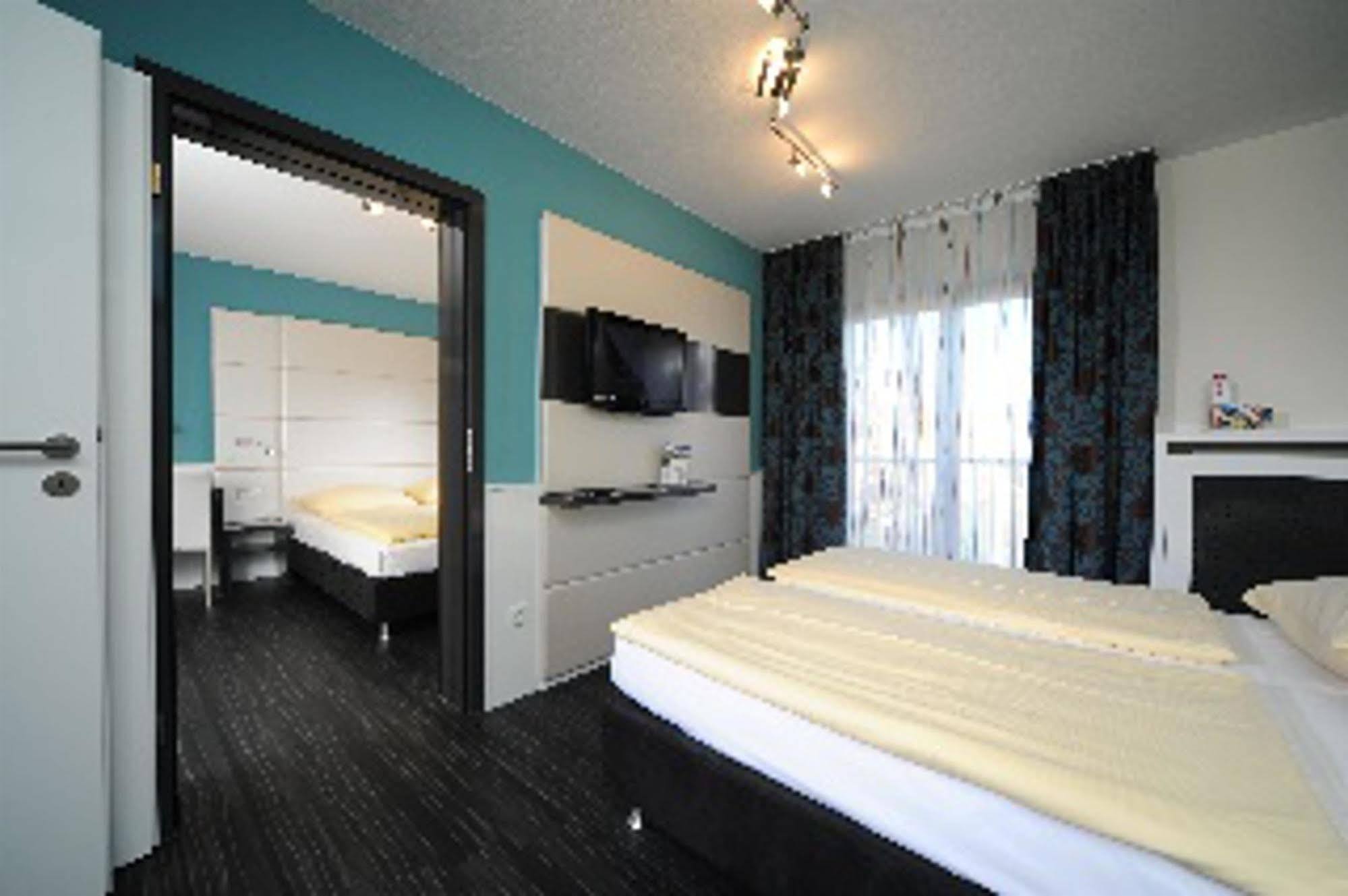 Best Western Hotel Wuerzburg-Sued Esterno foto